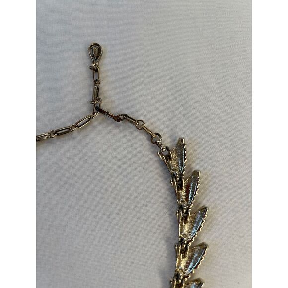 Vintage Statement Necklace in Gold Tone, Retro, Unique, - Picture 3 of 5